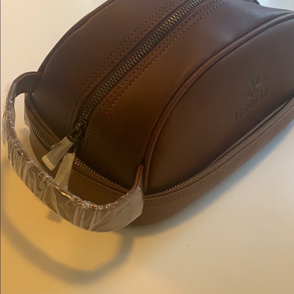 vetelli leather toiletry bag